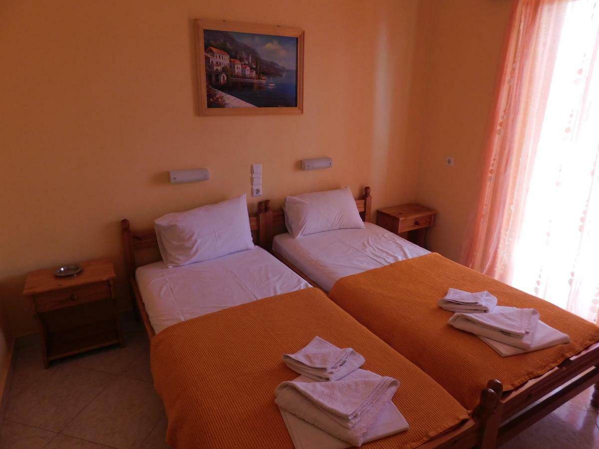 Poros TownTo Spiti Tis Eirinisアパートメント エクステリア 写真