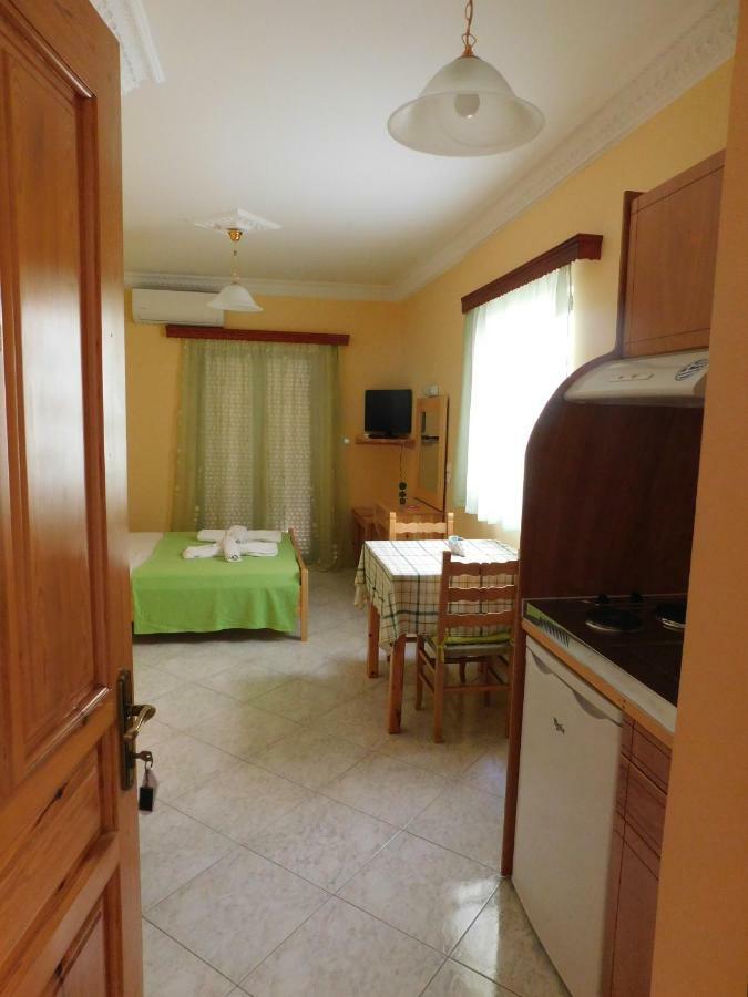 Poros TownTo Spiti Tis Eirinisアパートメント エクステリア 写真